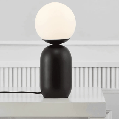 Kleine zwarte tafellamp met E14 fitting en schakelaar Nordlux Notti
