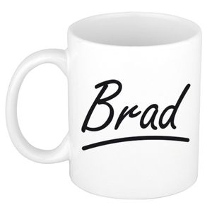 Naam cadeau mok / beker Brad met sierlijke letters 300 ml   -