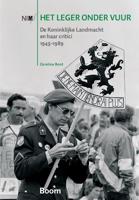 Het leger onder vuur (Paperback)