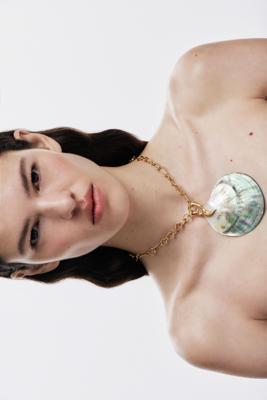 Hanger schelp parelmoer goudlaag Zalio - MATERIAL FINISHES - U