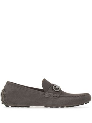 Ferragamo mocassins en cuir à plaque Gancini - Gris