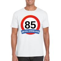 85 jaar and still looking good - t-shirt verkeersbord print - wit - heren - verjaardag