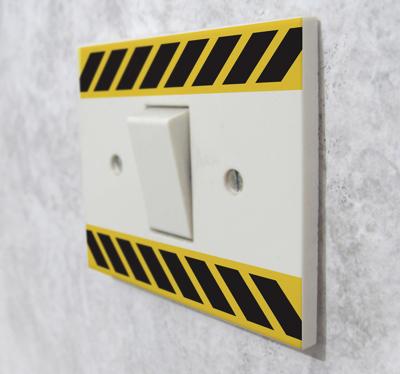 Sticker schakelaar gevaar lijnen