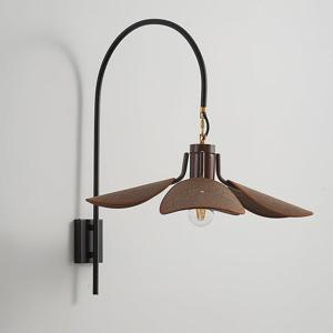 Klassieke Wandlamp In De Vorm Van Een Bloem