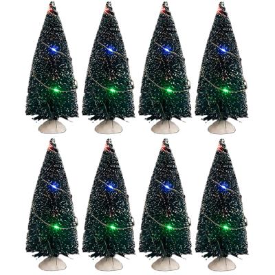 Kerstdorp mini kerstboompjes - 16x st - 15 cm - verlicht - 20 gekleurde LED lampjes