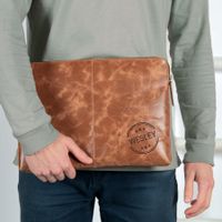 Leren laptophoes graveren - Bruin (15 inch)