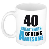 Verjaardag 40 jaar Koffiemok Cadeau - Great years of being awesome - wit/blauw