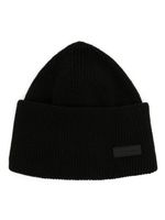 Calvin Klein Essential logo-patch beanie - Noir - thumbnail