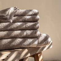 16 PACK Gastendoekjes Katoen Taupe Dekbed Discounter - Dekbed-Discounter.nl
