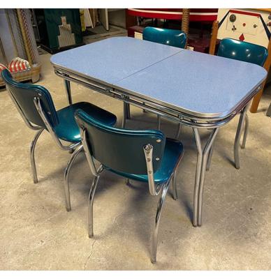 Vintage Keukentafel Fifties Met 4 Nieuwe Blauwe Stoelen