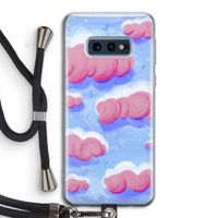 Roze wolken met vogels: Samsung Galaxy S10e Transparant Hoesje met koord