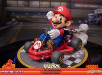 Mario Kart PVC Statue Mario Collector's Edition 22 cm - Severely damaged packaging - thumbnail