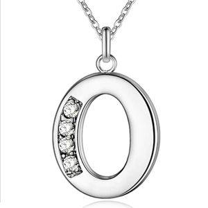 Zilverkleurige Letter O Dames Ketting met Zirkonia