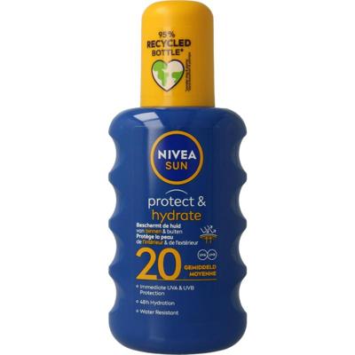 Nivea Sun protect & hydrate zonnespray SPF20