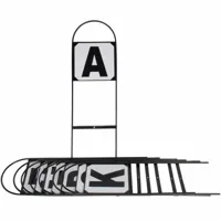 Manegeletters op voet