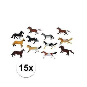 Paardjes set van 15x plastic speelgoed paarden van 6 cm   -