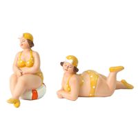 Woonkamer decoratie beeldjes set van 2 dikke dames - geel badpak - 11 cm - thumbnail