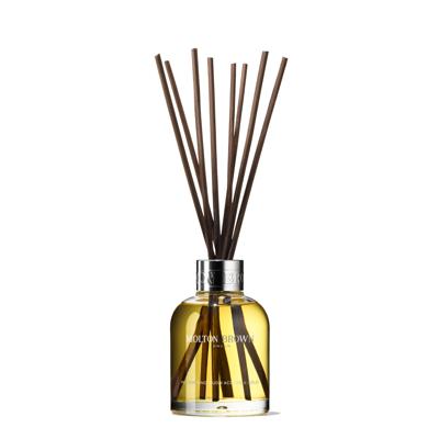 Molton Brown Home Fragrance Mesmerising Oudh Accord & Gold Geurstokjes Mesmerising Oudh & Gold Accord Aroma Reeds 150ml