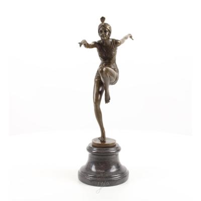 EEN BRONZEN BEELD GENAAMD CON BRIO