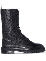 Jimmy Choo bottines Cora à logo embossé - Noir