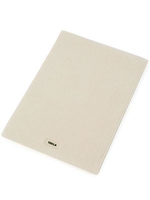TEKLA tapis de bain à patch logo - Tons neutres