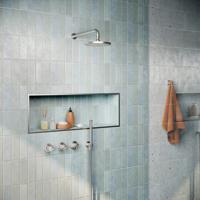 Complete Thermostatische Douche InBouwSet Hotbath Archie Met 2 stopkranen Met Plafondbuis 20 CM En 20 CM Hoofddouche (8mm dik) Geborsteld Messing PVD