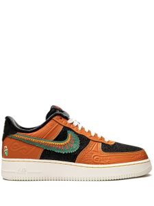 Nike baskets Air Force 1 '07 LX 'Siempre Familia' - Orange