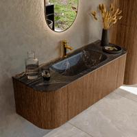 Mondiaz KURVE-DLUX 130 cm Onderkast Greeploos 1 Lade Met Deuren Walnut, Wastafel Solid Surface Midden Lava 1 Kraangat Zonder Spiegel (KRVBGS130L+R1L2D1KM-Wal/Lav)