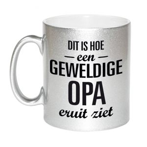 Geweldige opa cadeau mok / beker zilverglanzend 330 ml - feest mokken