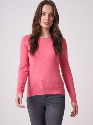 Basic fijngebreide boothals trui van biologisch cashmere
