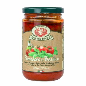 Tomaten en basilicum pastasaus