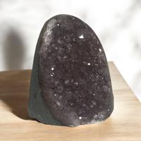 Amethist Geode 12-18 cm - Spiritualiteit - Spiritueelboek.nl Amethist Geode 12-18 cm - Spiritualiteit - Spiritueelboek.nl