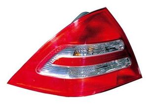 Achterlicht links tot 3e maand 2004 niet voor stationwagon 3032933