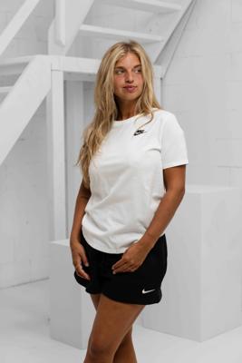 Nike Sportswear Club Essentials T-Shirt Dames Wit - Maat M - Kleur: Wit | Soccerfanshop