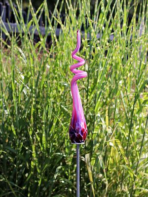 Tuinprikker glas spiraal roze 106-1 Tuinprikker glas spiraal roze 106-1