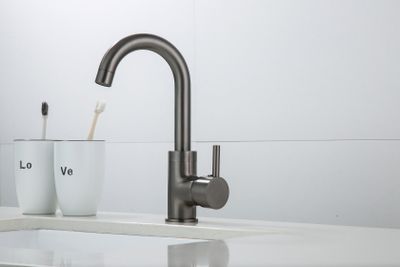 Wastafelkraan SaniClear Iron | Opbouw | Draaibare uitloop | Mengkraan | Hoog model | 1-hendel | Rond | Verouderd ijzer - Gunmetal