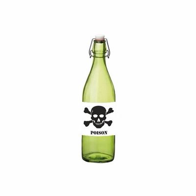 Groene fles met gifdrank en poison etiket