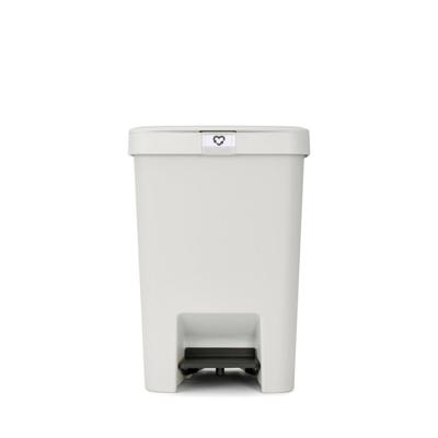 Brabantia StepUp Pedaalemmer - 25 liter - light grey 800207