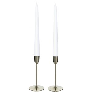 Kandelaars 2x aluminium zilver 15 cm met 12x witte dinerkaarsen