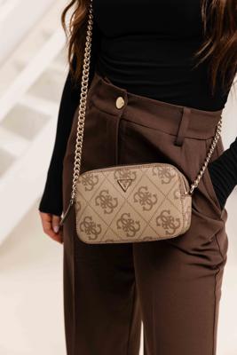 Guess Noelle Mini Schoudertas Dames Beige - Kleur: Beige | Soccerfanshop