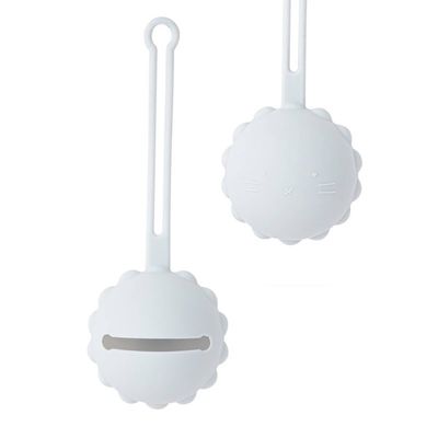 Dutsi - Welpje Serie - Siliconen Fopspeenhouder met Leeuwen Ontwerp - Grijsblauw Dutsi - Welpje Serie - Siliconen Fopspeenhouder met Leeuwen Ontwerp - Grijsblauw