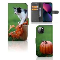 Apple iPhone 13 | Telefoonhoesje | Met pasjeshouder | Kitten