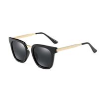 Mannen Fashion UV400 gepolariseerde zonnebril (zwart + grijs)
