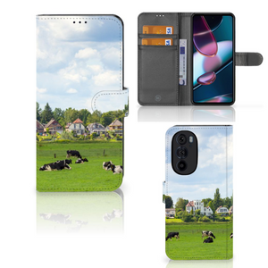 Motorola Edge 30 Pro Telefoonhoesje met Pasjes Koeien