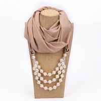2 stks nationale stijl sjaal met imitatie parel ketting (beige) 2 stks nationale stijl sjaal met imitatie parel ketting (beige)