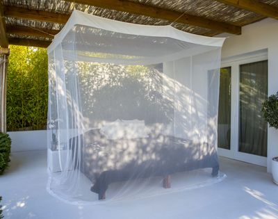 Luxury double bed mosquito net by Bambulah®, handmade, polyester and cotton details, 220x240x240 XXL, rectangular, bed net with high-quality finish