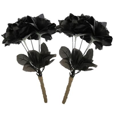 Halloween bloemen boeket - 2x - zwarte rozen - 35 cm - Horror decoratie accessoires