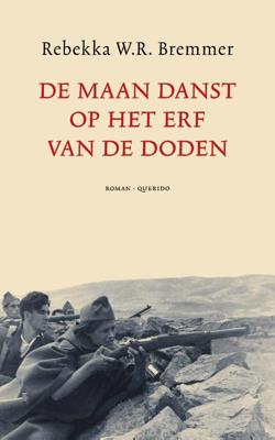 De maan danst op het erf van de doden (Paperback)