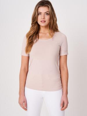 Basic T-shirt met opgerolde mouwen