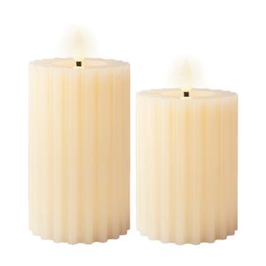 Luxe LED kaarsen/stompkaarsen - set 2x - creme wit ribbel - D7,5 x H12,5 en H15 cm - timer